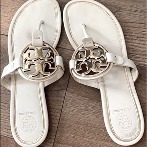 Tory burch flip flops